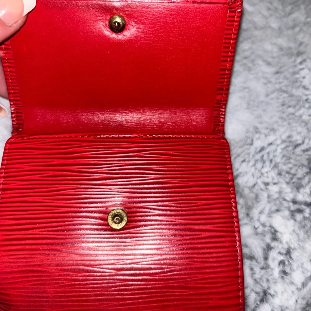 Red Luis Vuitton Epi 100% Authentic wood grain leather made in France UNI-SEX❤️ - Picture 3 of 15